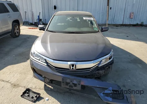 2017 Honda Accord Ex z USA, uszkodzony, nr VIN 1HGCR2F73HA056086